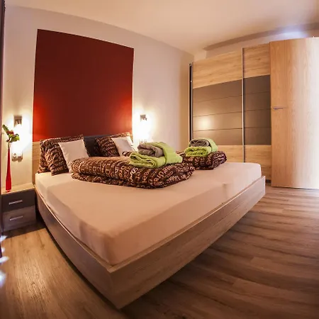 Lorivita Residenz Apartman *